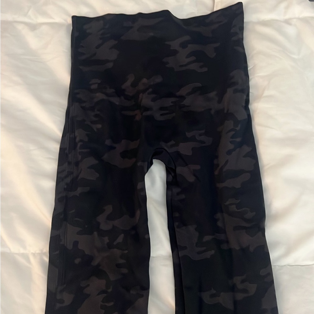 Spanx camo leggings size small